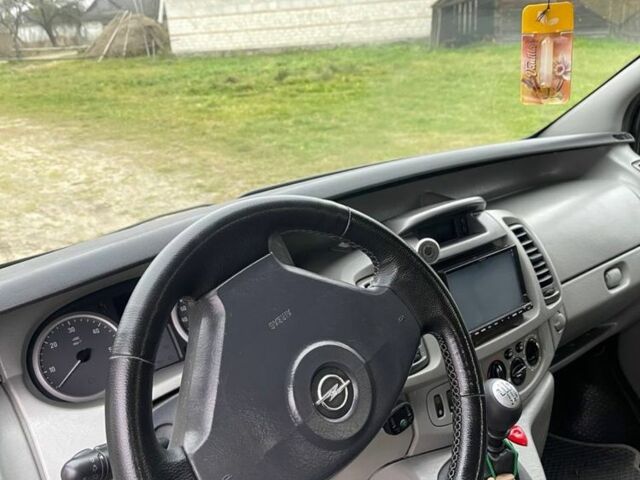 Чорний Опель Віваро, об'ємом двигуна 2.46 л та пробігом 400 тис. км за 8800 $, фото 2 на Automoto.ua