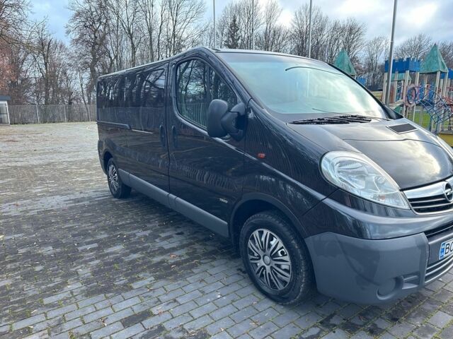 Черный Опель Виваро, объемом двигателя 2 л и пробегом 217 тыс. км за 10999 $, фото 1 на Automoto.ua