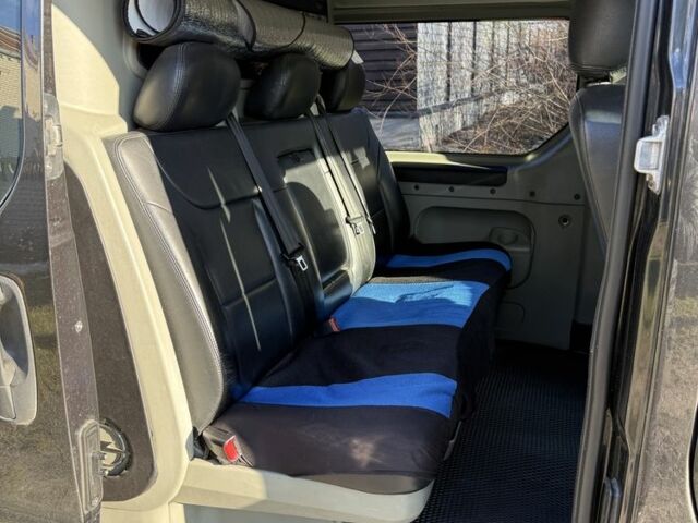 Чорний Опель Віваро, об'ємом двигуна 2 л та пробігом 243 тис. км за 12400 $, фото 4 на Automoto.ua