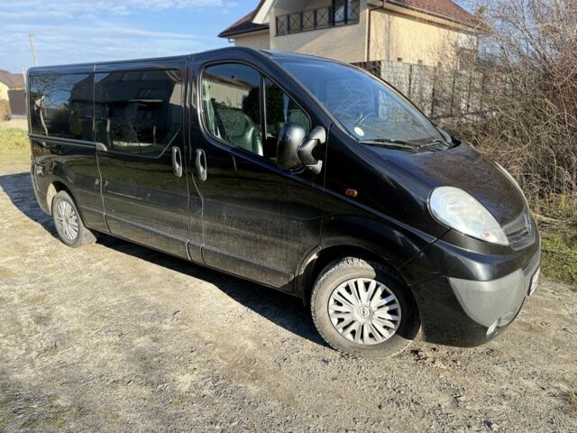 Чорний Опель Віваро, об'ємом двигуна 2 л та пробігом 243 тис. км за 12400 $, фото 1 на Automoto.ua