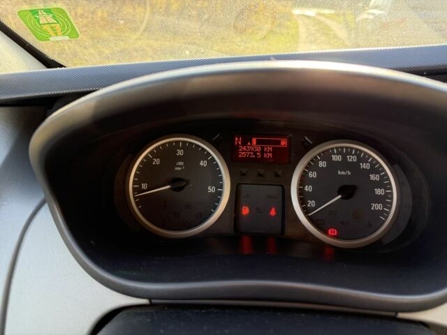 Чорний Опель Віваро, об'ємом двигуна 2 л та пробігом 243 тис. км за 12400 $, фото 6 на Automoto.ua