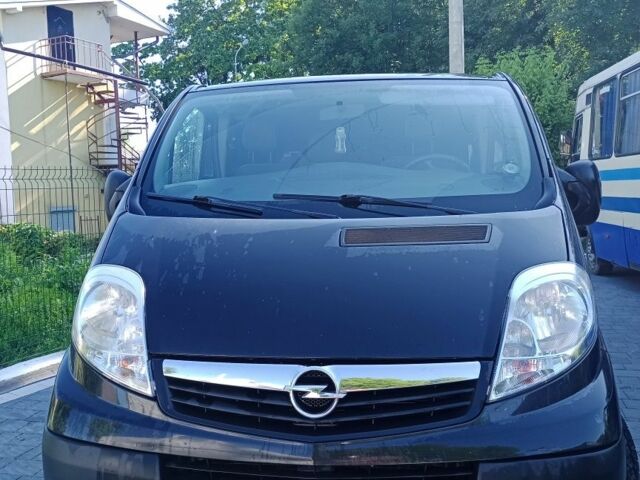 Черный Опель Виваро, объемом двигателя 2 л и пробегом 480 тыс. км за 12999 $, фото 1 на Automoto.ua
