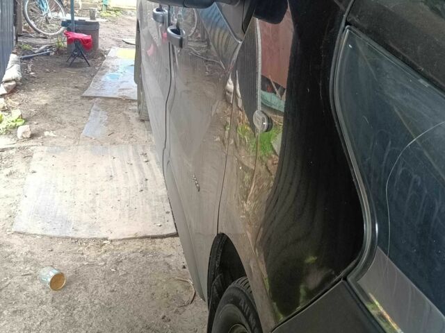 Чорний Опель Віваро, об'ємом двигуна 1.6 л та пробігом 360 тис. км за 15000 $, фото 2 на Automoto.ua