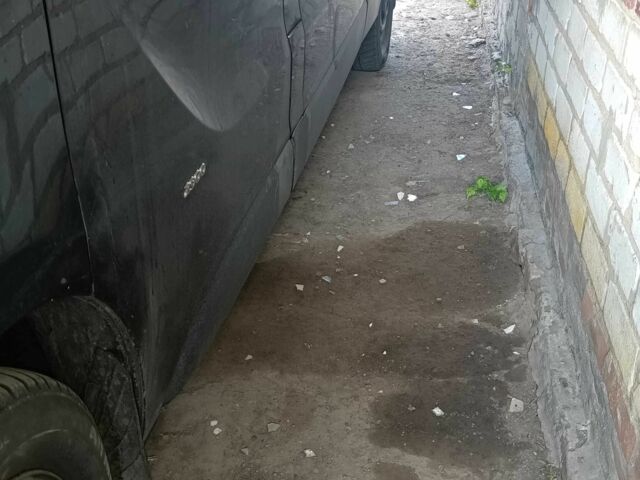 Чорний Опель Віваро, об'ємом двигуна 1.6 л та пробігом 360 тис. км за 15000 $, фото 1 на Automoto.ua