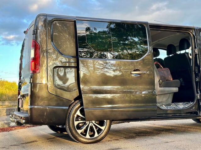 Черный Опель Виваро, объемом двигателя 1.6 л и пробегом 206 тыс. км за 17500 $, фото 14 на Automoto.ua