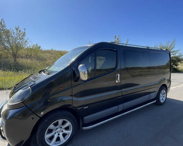 Черный Опель Виваро, объемом двигателя 2.5 л и пробегом 350 тыс. км за 7500 $, фото 16 на Automoto.ua