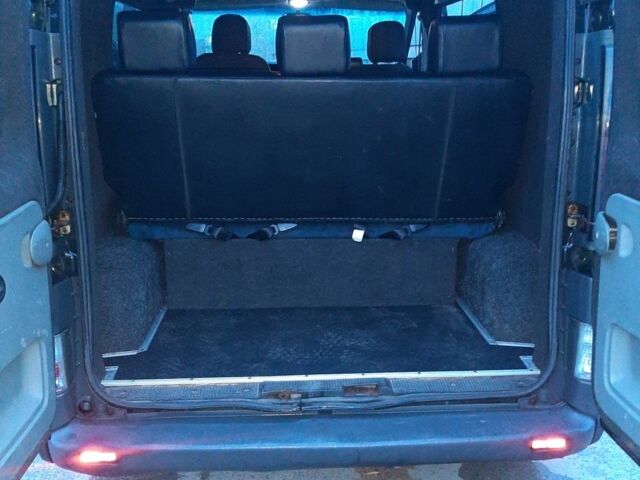 Чорний Опель Віваро, об'ємом двигуна 1.9 л та пробігом 280 тис. км за 7000 $, фото 6 на Automoto.ua