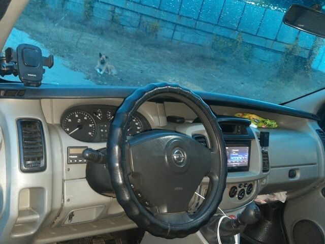 Чорний Опель Віваро, об'ємом двигуна 1.9 л та пробігом 280 тис. км за 7000 $, фото 9 на Automoto.ua