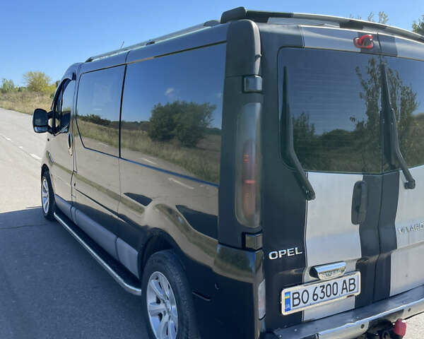 Черный Опель Виваро, объемом двигателя 2.5 л и пробегом 350 тыс. км за 7500 $, фото 13 на Automoto.ua