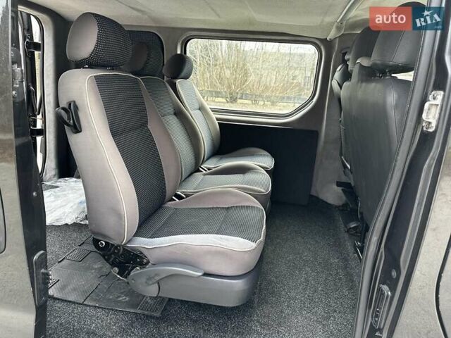 Черный Опель Виваро, объемом двигателя 1.9 л и пробегом 344 тыс. км за 7300 $, фото 5 на Automoto.ua