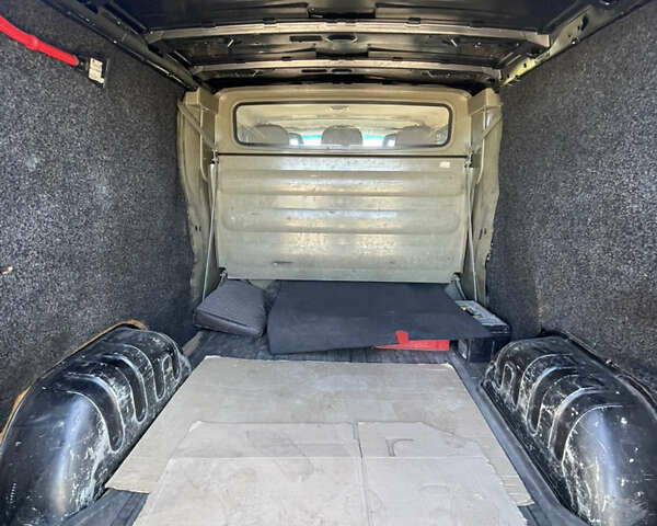 Черный Опель Виваро, объемом двигателя 2.5 л и пробегом 350 тыс. км за 7500 $, фото 28 на Automoto.ua