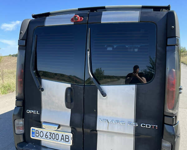 Черный Опель Виваро, объемом двигателя 2.5 л и пробегом 350 тыс. км за 7500 $, фото 12 на Automoto.ua
