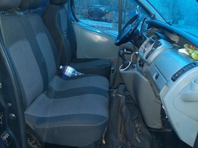 Чорний Опель Віваро, об'ємом двигуна 1.9 л та пробігом 280 тис. км за 7000 $, фото 8 на Automoto.ua