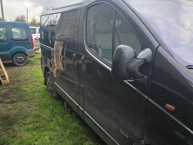 Черный Опель Виваро, объемом двигателя 1.9 л и пробегом 1000 тыс. км за 5118 $, фото 2 на Automoto.ua