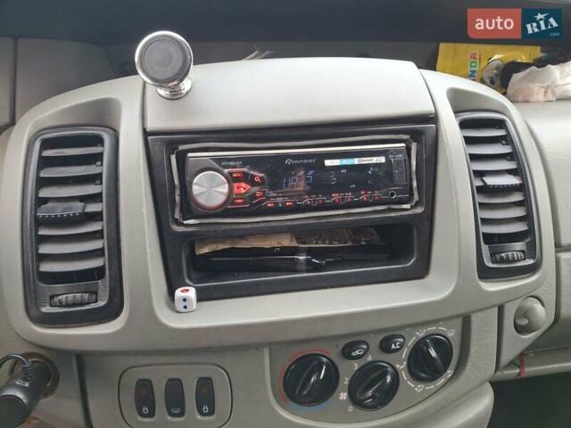 Чорний Опель Віваро, об'ємом двигуна 1.9 л та пробігом 410 тис. км за 7200 $, фото 6 на Automoto.ua