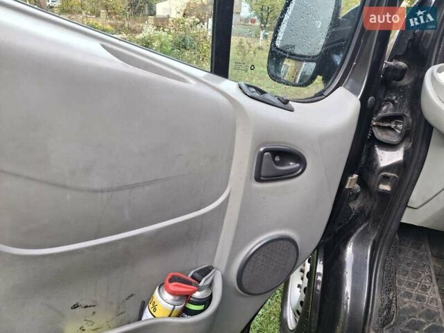 Чорний Опель Віваро, об'ємом двигуна 1.9 л та пробігом 410 тис. км за 7200 $, фото 12 на Automoto.ua