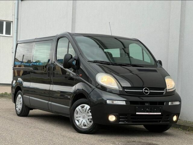 Черный Опель Виваро, объемом двигателя 1.9 л и пробегом 208 тыс. км за 3500 $, фото 1 на Automoto.ua
