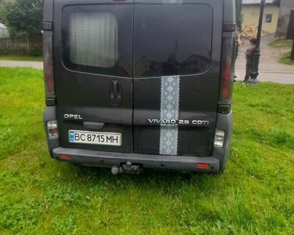 Черный Опель Виваро, объемом двигателя 2.5 л и пробегом 380 тыс. км за 8200 $, фото 2 на Automoto.ua