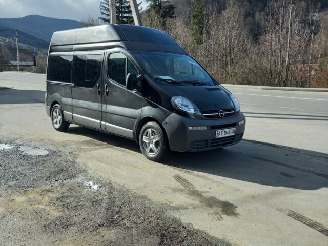 Черный Опель Виваро, объемом двигателя 2.5 л и пробегом 217 тыс. км за 8500 $, фото 10 на Automoto.ua
