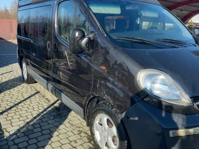 Черный Опель Виваро, объемом двигателя 2.5 л и пробегом 217 тыс. км за 8500 $, фото 4 на Automoto.ua