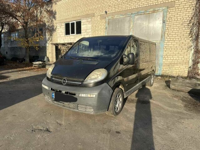 Чорний Опель Віваро, об'ємом двигуна 1.9 л та пробігом 300 тис. км за 4200 $, фото 1 на Automoto.ua