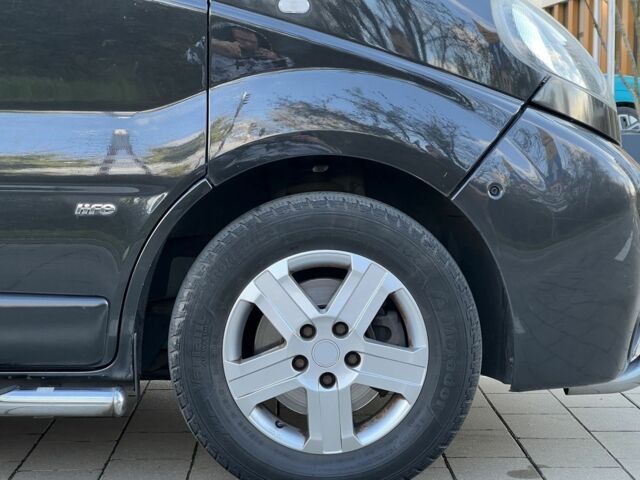 Черный Опель Виваро, объемом двигателя 2 л и пробегом 230 тыс. км за 6800 $, фото 7 на Automoto.ua