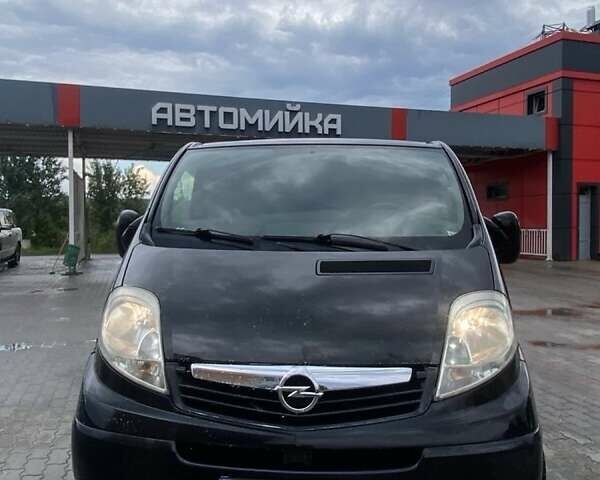 Черный Опель Виваро, объемом двигателя 1.9 л и пробегом 300 тыс. км за 9200 $, фото 6 на Automoto.ua