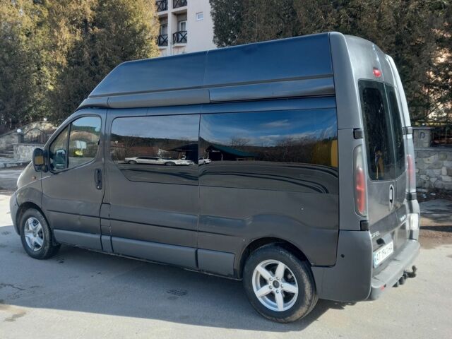 Черный Опель Виваро, объемом двигателя 2.5 л и пробегом 217 тыс. км за 8500 $, фото 12 на Automoto.ua