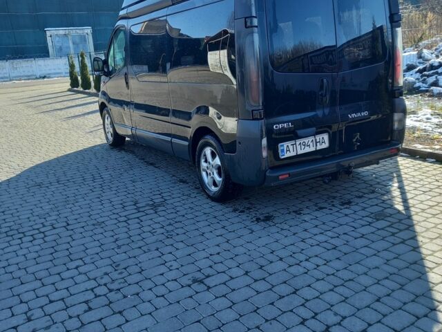 Черный Опель Виваро, объемом двигателя 2.5 л и пробегом 217 тыс. км за 8500 $, фото 2 на Automoto.ua