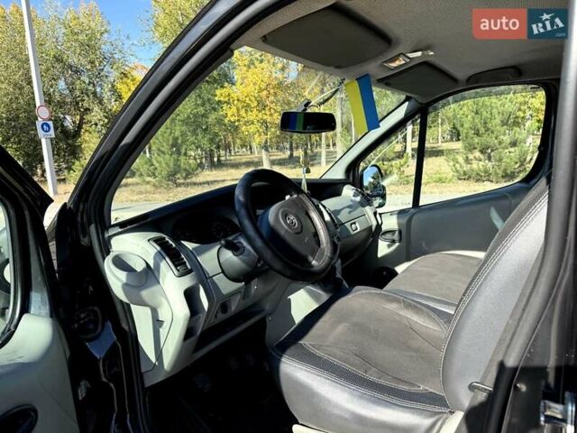 Черный Опель Виваро, объемом двигателя 2 л и пробегом 306 тыс. км за 8500 $, фото 31 на Automoto.ua