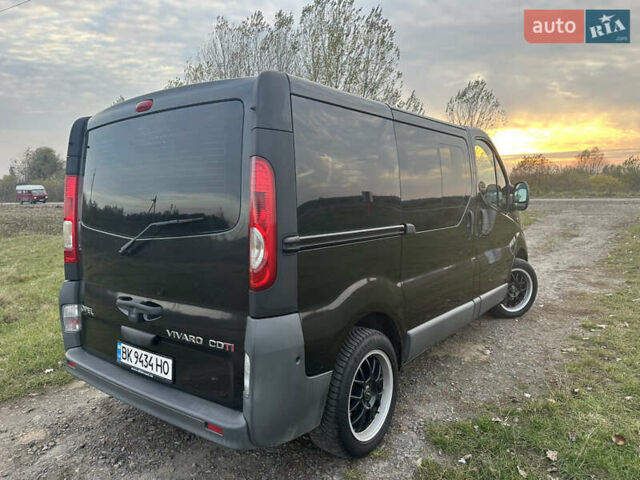 Чорний Опель Віваро, об'ємом двигуна 2 л та пробігом 273 тис. км за 9900 $, фото 12 на Automoto.ua