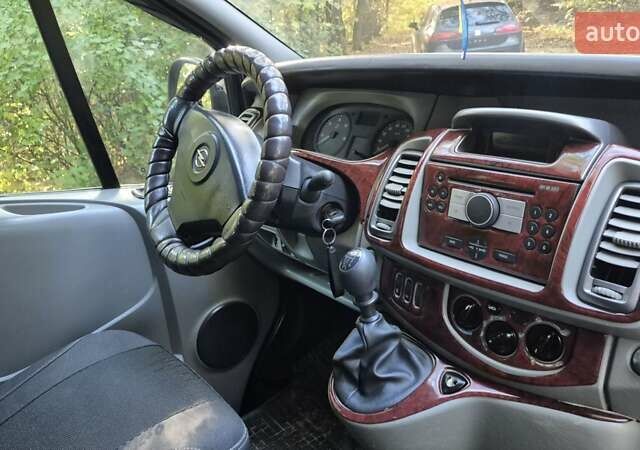 Чорний Опель Віваро, об'ємом двигуна 2 л та пробігом 305 тис. км за 8100 $, фото 15 на Automoto.ua