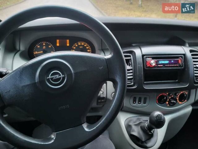 Чорний Опель Віваро, об'ємом двигуна 2 л та пробігом 241 тис. км за 9950 $, фото 106 на Automoto.ua