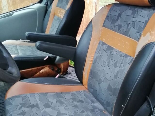 Черный Опель Виваро, объемом двигателя 2.5 л и пробегом 188 тыс. км за 7200 $, фото 4 на Automoto.ua