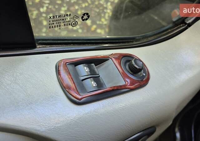 Чорний Опель Віваро, об'ємом двигуна 2 л та пробігом 305 тис. км за 8100 $, фото 3 на Automoto.ua