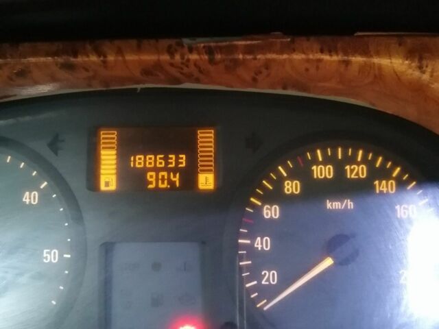 Черный Опель Виваро, объемом двигателя 2.5 л и пробегом 188 тыс. км за 7200 $, фото 6 на Automoto.ua