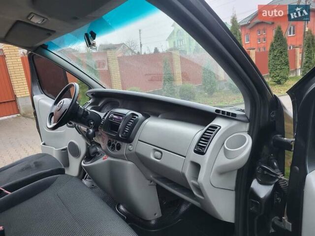 Чорний Опель Віваро, об'ємом двигуна 2 л та пробігом 241 тис. км за 9950 $, фото 63 на Automoto.ua