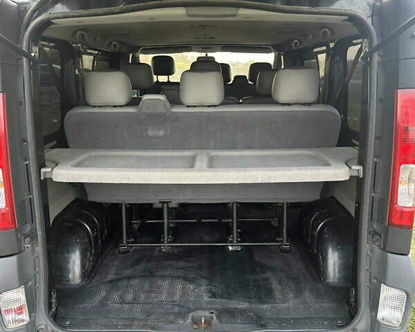 Чорний Опель Віваро, об'ємом двигуна 2 л та пробігом 273 тис. км за 9900 $, фото 19 на Automoto.ua