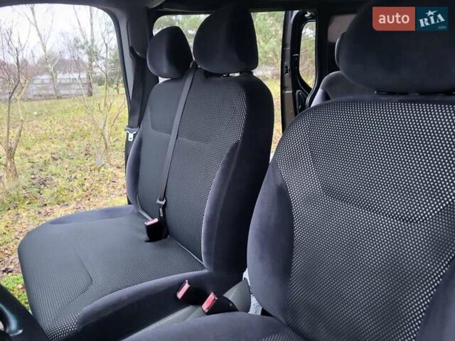 Чорний Опель Віваро, об'ємом двигуна 2 л та пробігом 241 тис. км за 9950 $, фото 89 на Automoto.ua
