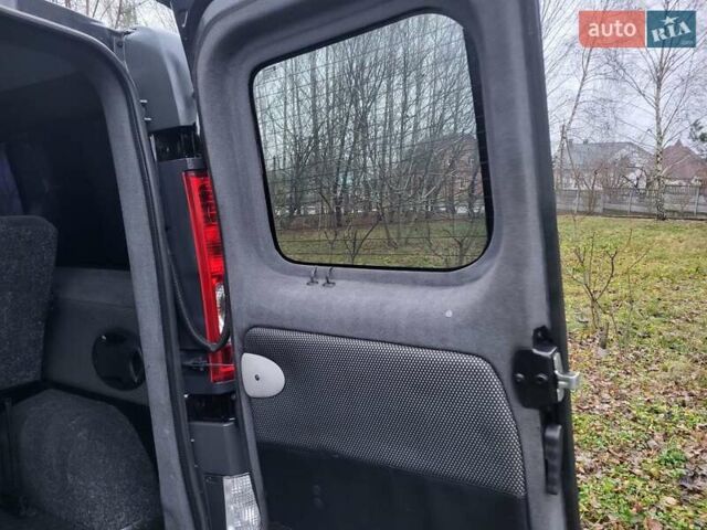 Чорний Опель Віваро, об'ємом двигуна 2 л та пробігом 241 тис. км за 9950 $, фото 81 на Automoto.ua
