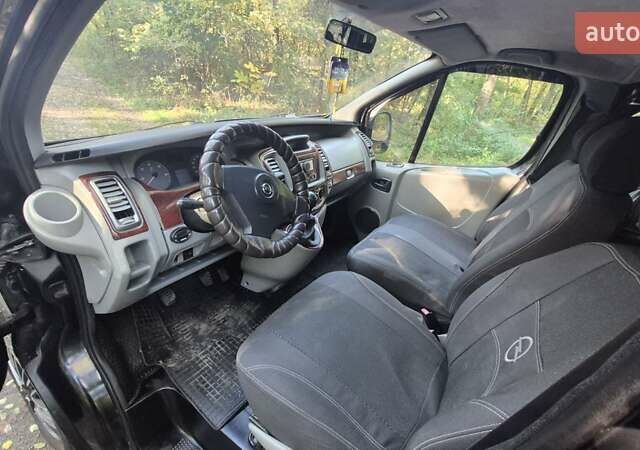 Чорний Опель Віваро, об'ємом двигуна 2 л та пробігом 305 тис. км за 8100 $, фото 5 на Automoto.ua