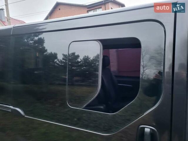 Чорний Опель Віваро, об'ємом двигуна 2 л та пробігом 241 тис. км за 9950 $, фото 58 на Automoto.ua