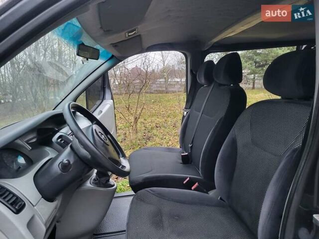 Чорний Опель Віваро, об'ємом двигуна 2 л та пробігом 241 тис. км за 9950 $, фото 86 на Automoto.ua