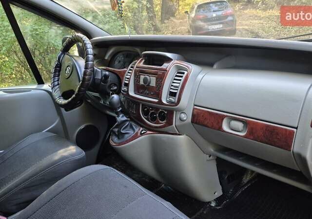 Черный Опель Виваро, объемом двигателя 2 л и пробегом 305 тыс. км за 7900 $, фото 14 на Automoto.ua