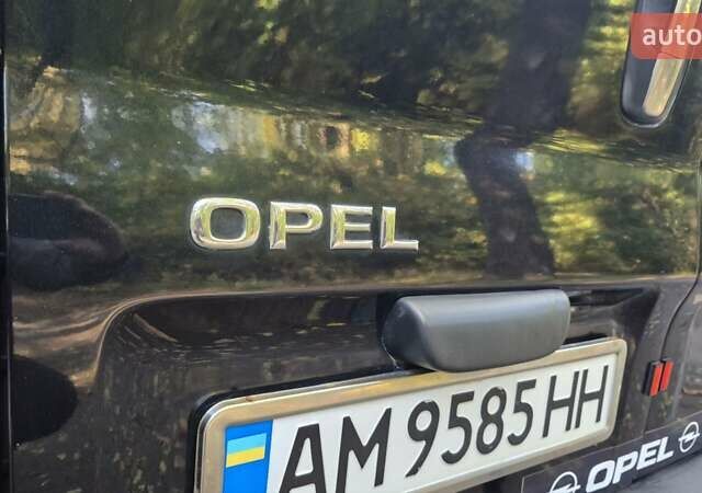 Чорний Опель Віваро, об'ємом двигуна 2 л та пробігом 305 тис. км за 8100 $, фото 31 на Automoto.ua