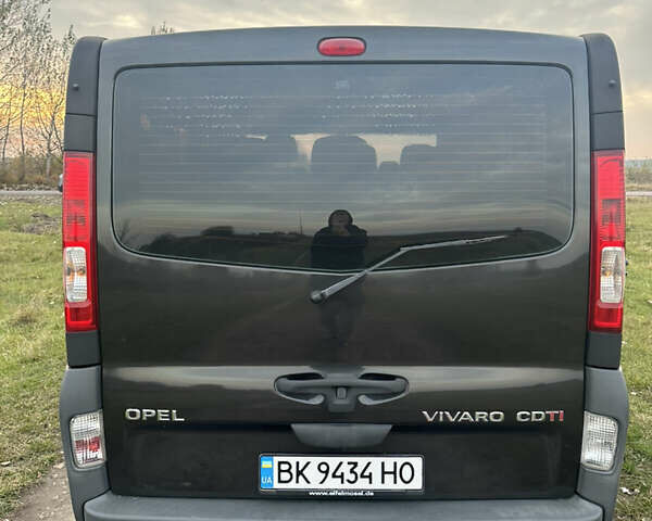 Чорний Опель Віваро, об'ємом двигуна 2 л та пробігом 273 тис. км за 9900 $, фото 13 на Automoto.ua