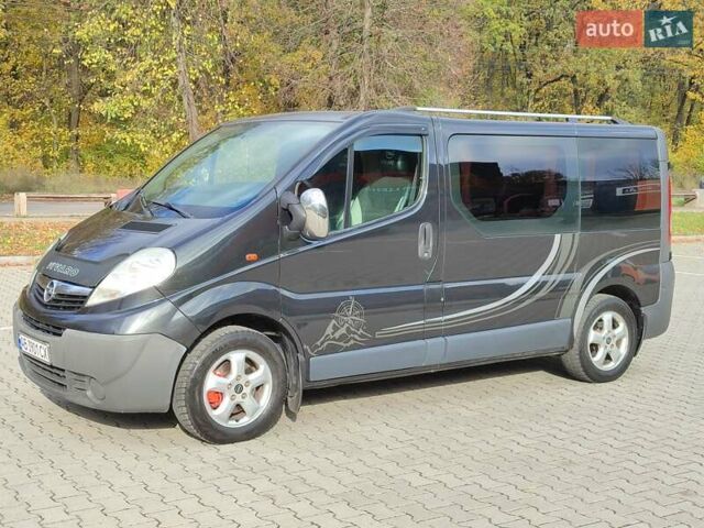 Чорний Опель Віваро, об'ємом двигуна 2 л та пробігом 277 тис. км за 7850 $, фото 5 на Automoto.ua