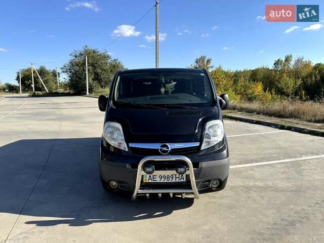Черный Опель Виваро, объемом двигателя 2 л и пробегом 306 тыс. км за 8500 $, фото 3 на Automoto.ua