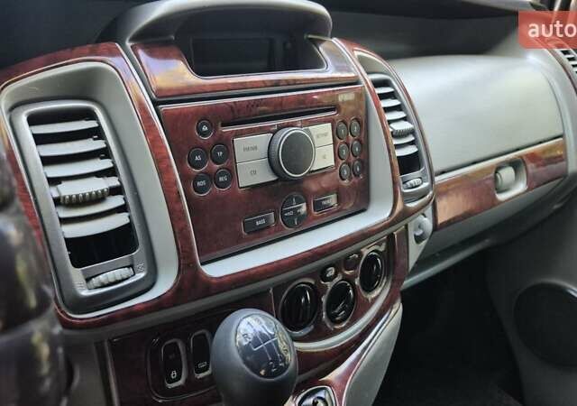 Чорний Опель Віваро, об'ємом двигуна 2 л та пробігом 305 тис. км за 8100 $, фото 13 на Automoto.ua