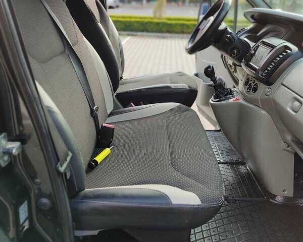 Чорний Опель Віваро, об'ємом двигуна 2 л та пробігом 277 тис. км за 7850 $, фото 24 на Automoto.ua